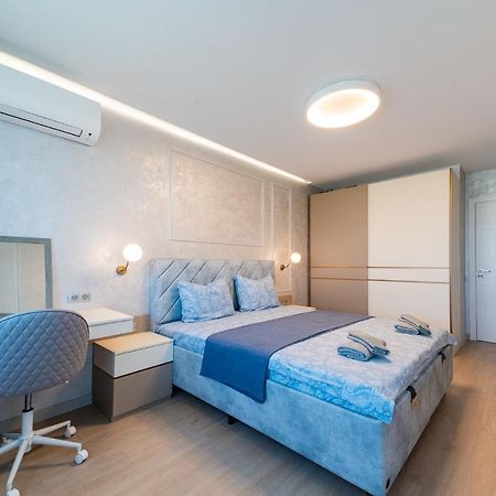 Sky Symphony Apartment Varna Bagian luar foto