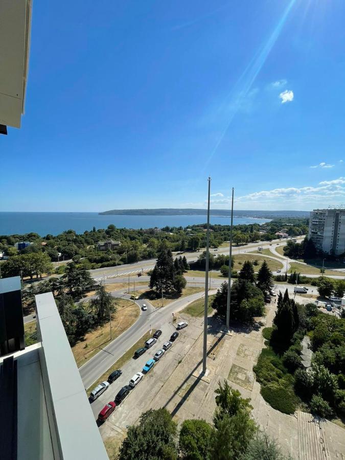Sky Symphony Apartment Varna Bagian luar foto