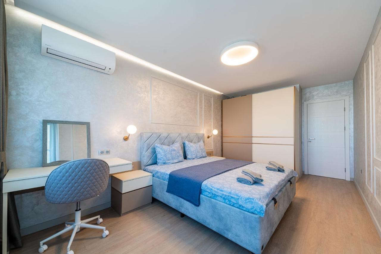 Sky Symphony Apartment Varna Bagian luar foto