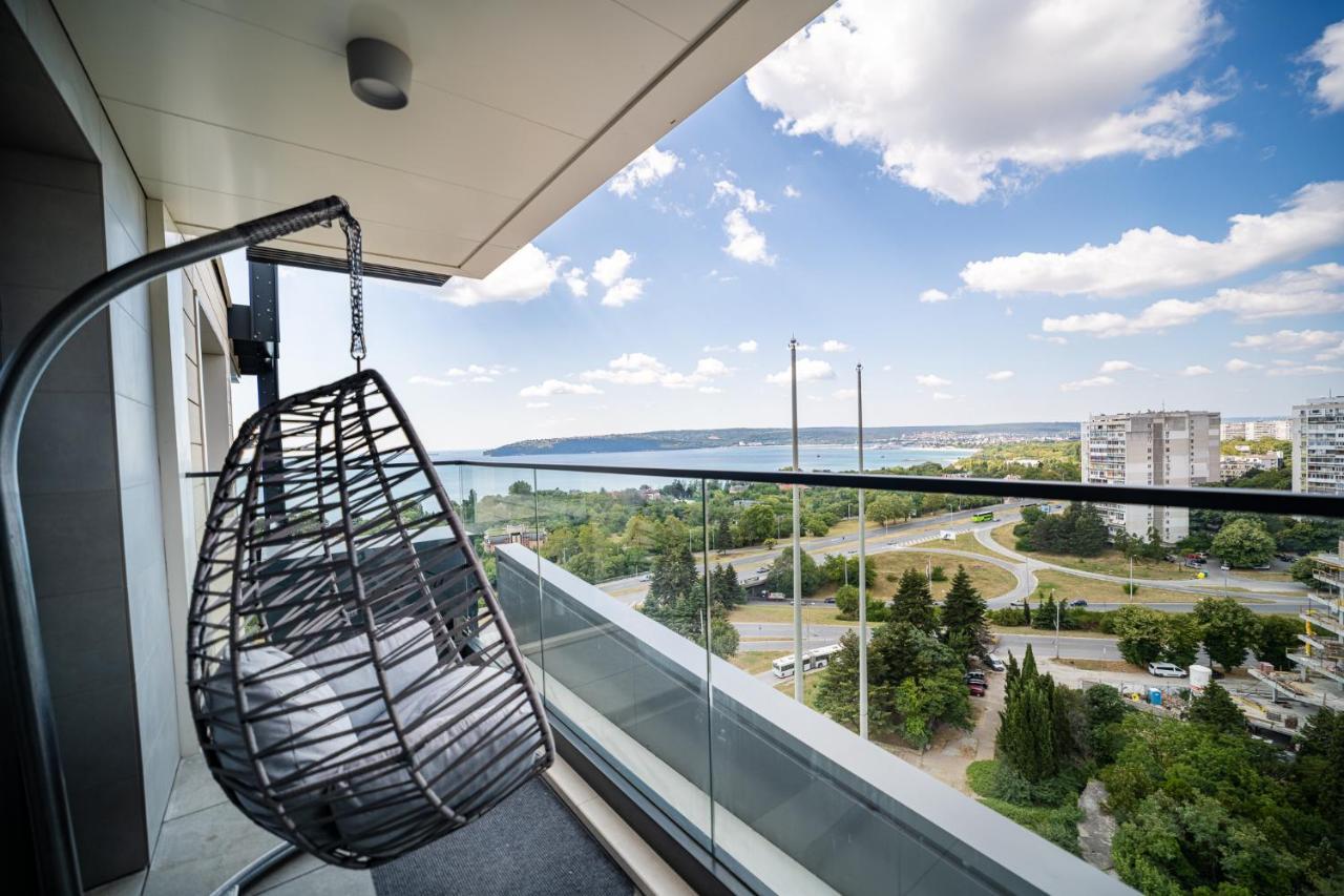 Sky Symphony Apartment Varna Bagian luar foto