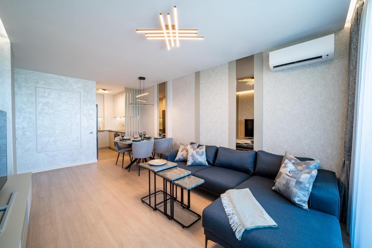 Sky Symphony Apartment Varna Bagian luar foto