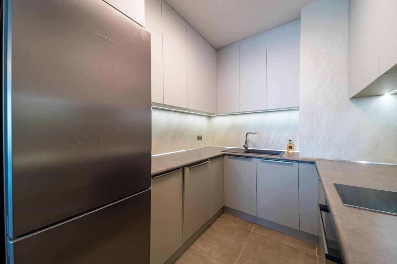 Sky Symphony Apartment Varna Bagian luar foto