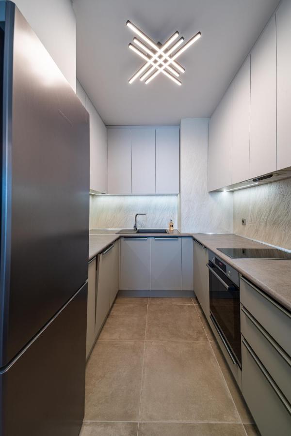 Sky Symphony Apartment Varna Bagian luar foto