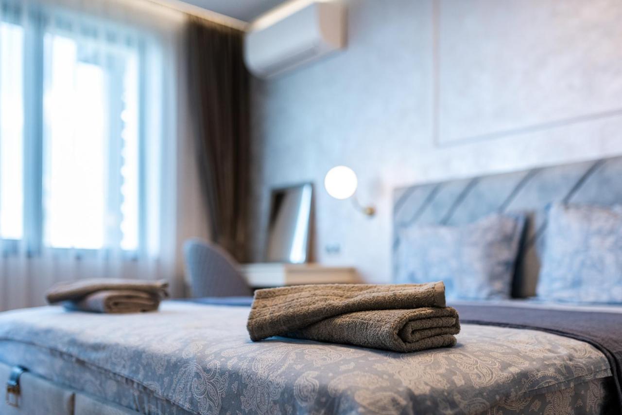 Sky Symphony Apartment Varna Bagian luar foto